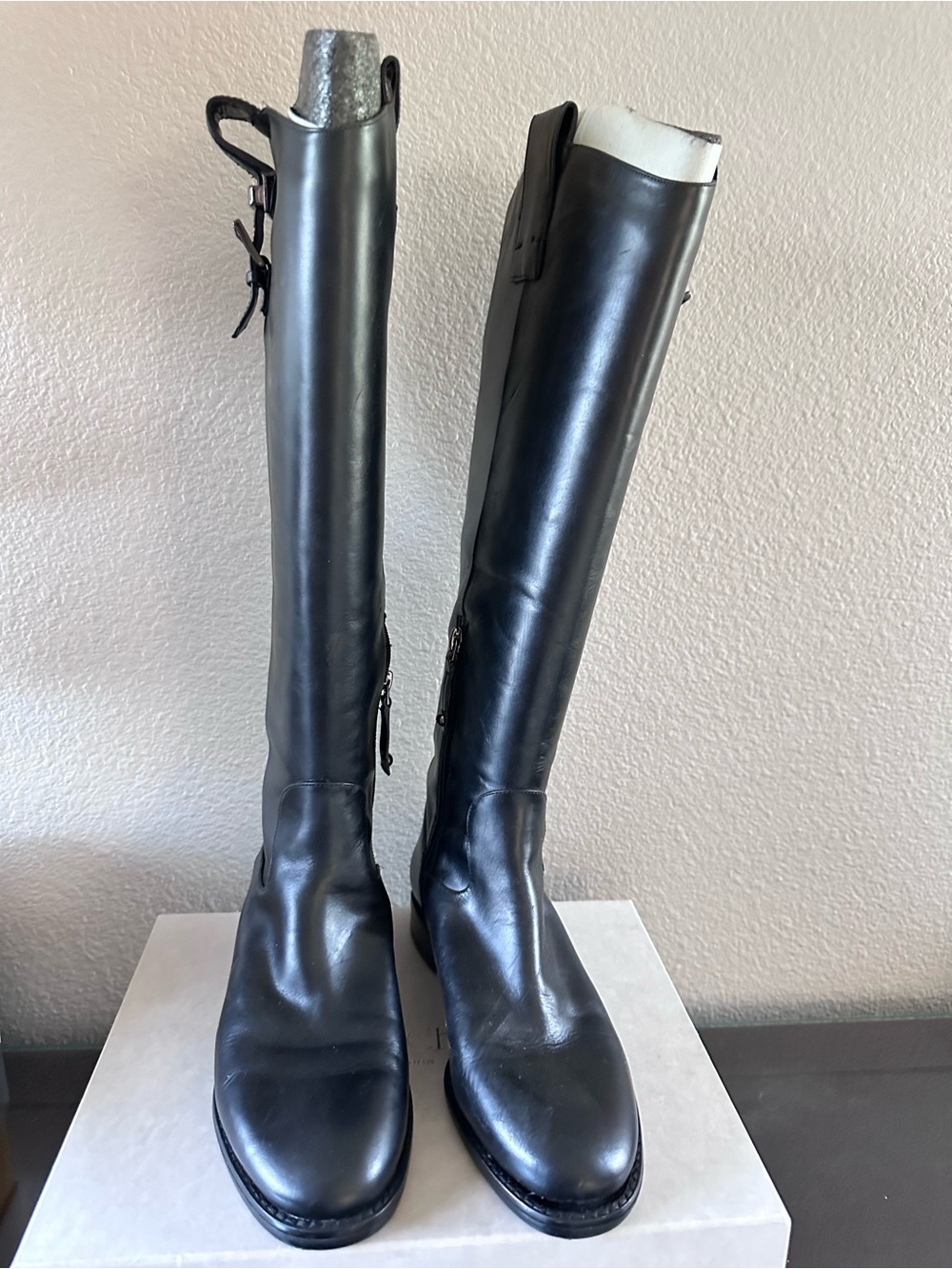 New W/O box Joan & David Women's Tall Black Leather boots- w/ leather lining